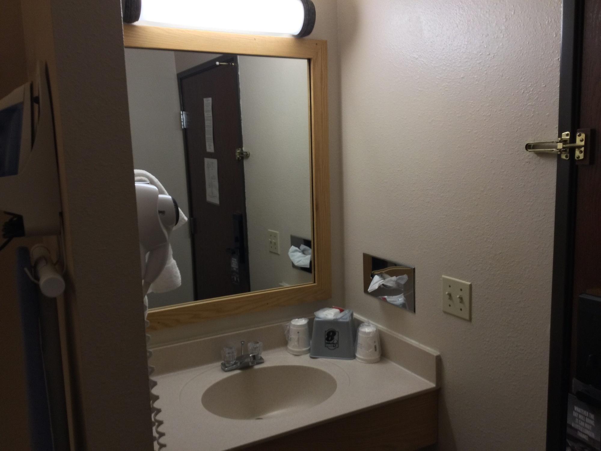 Hotel Super 8 By Wyndham Monroe Wi Extérieur photo