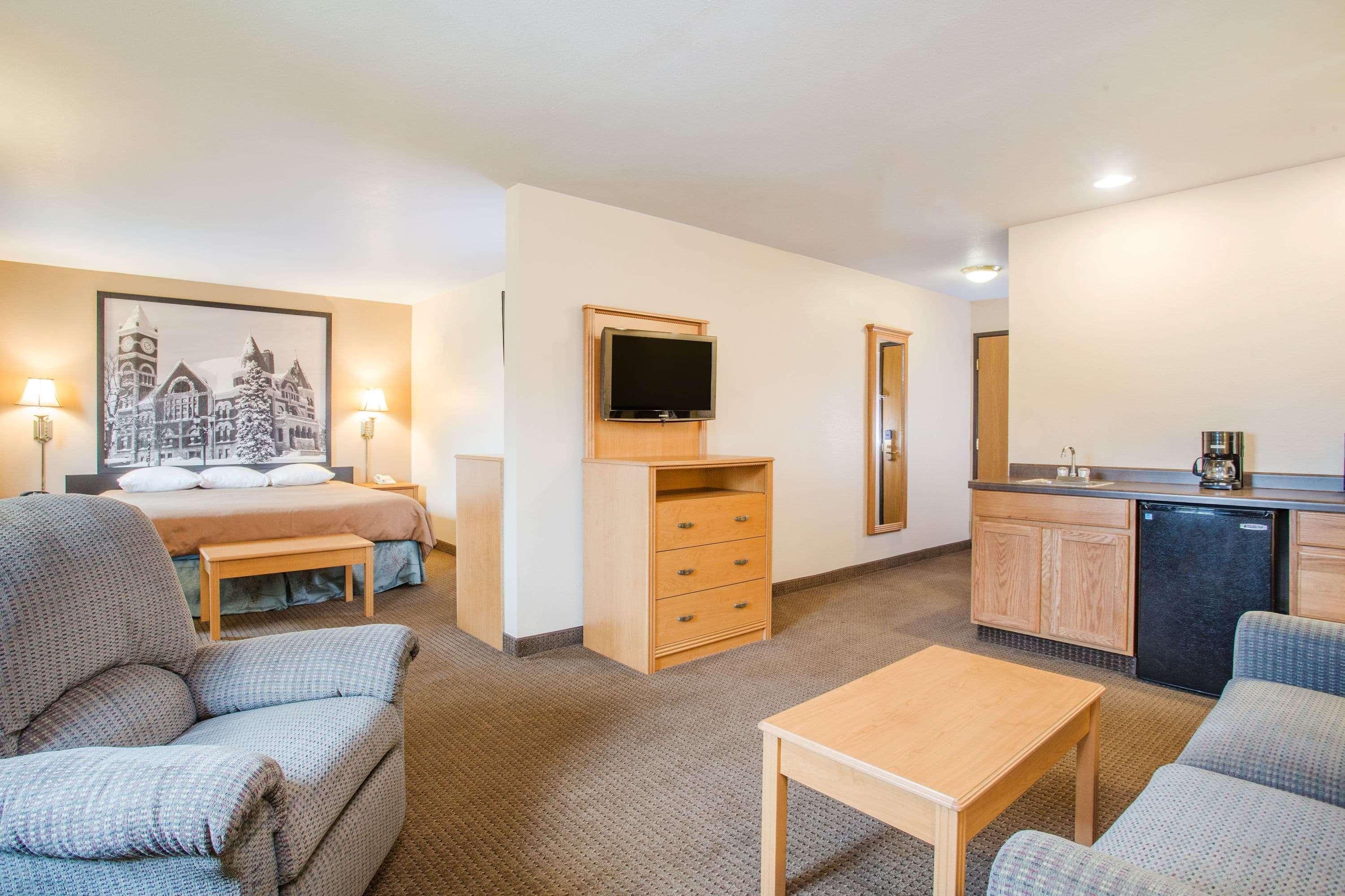 Hotel Super 8 By Wyndham Monroe Wi Extérieur photo