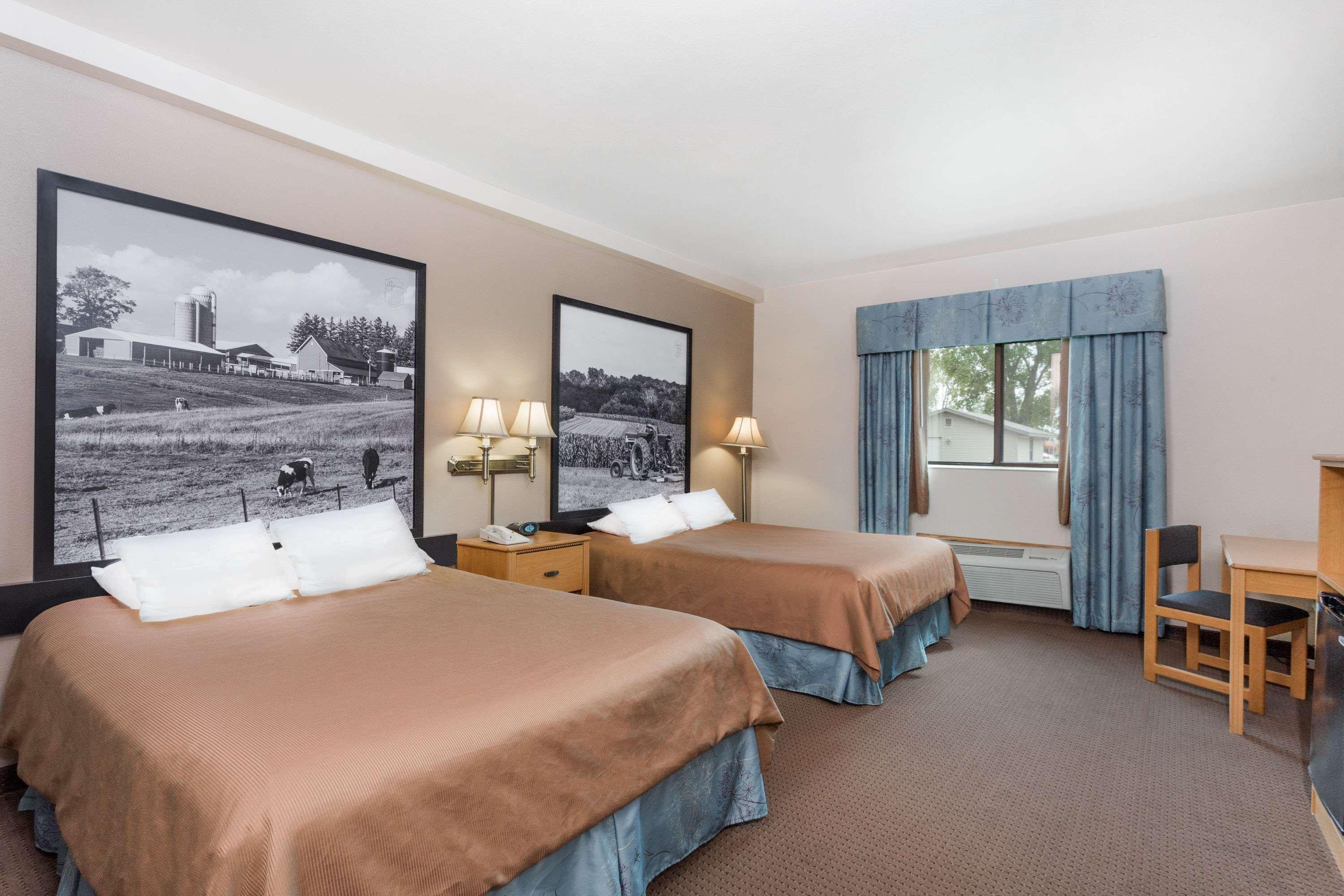 Hotel Super 8 By Wyndham Monroe Wi Extérieur photo